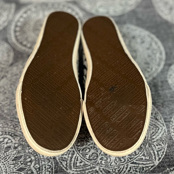 Coach Woman's Monogram No Lace Slip-On Sneakers | 7 or EU 37 - Picture 4 of 9